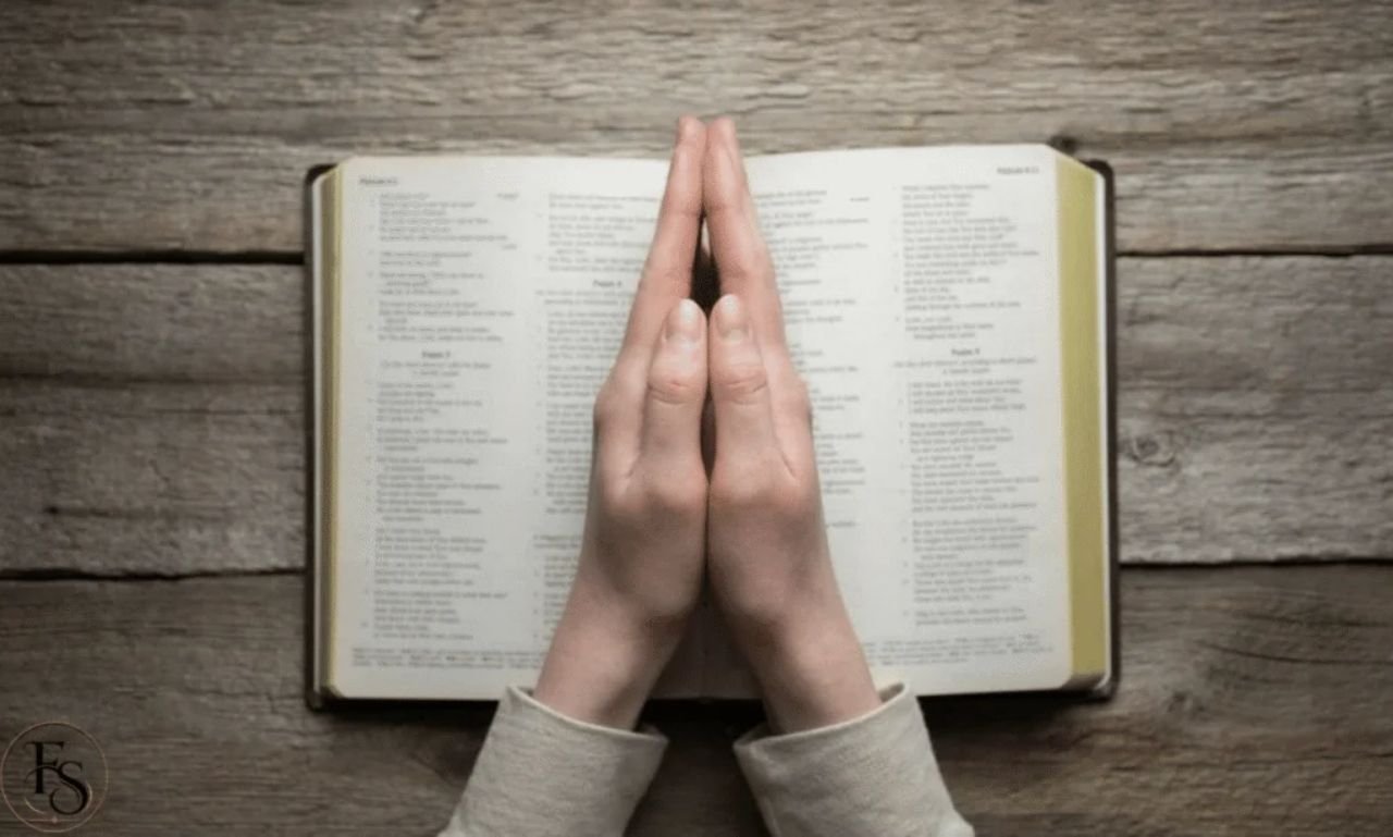 Bible study on prayer with biblical lessons, prayer examples, and practical guidance to strengthen faith and prayer life.